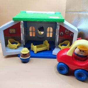 1988 Little Tikes Toddle Tots Family Carry Along Playhouse & Car Vintage